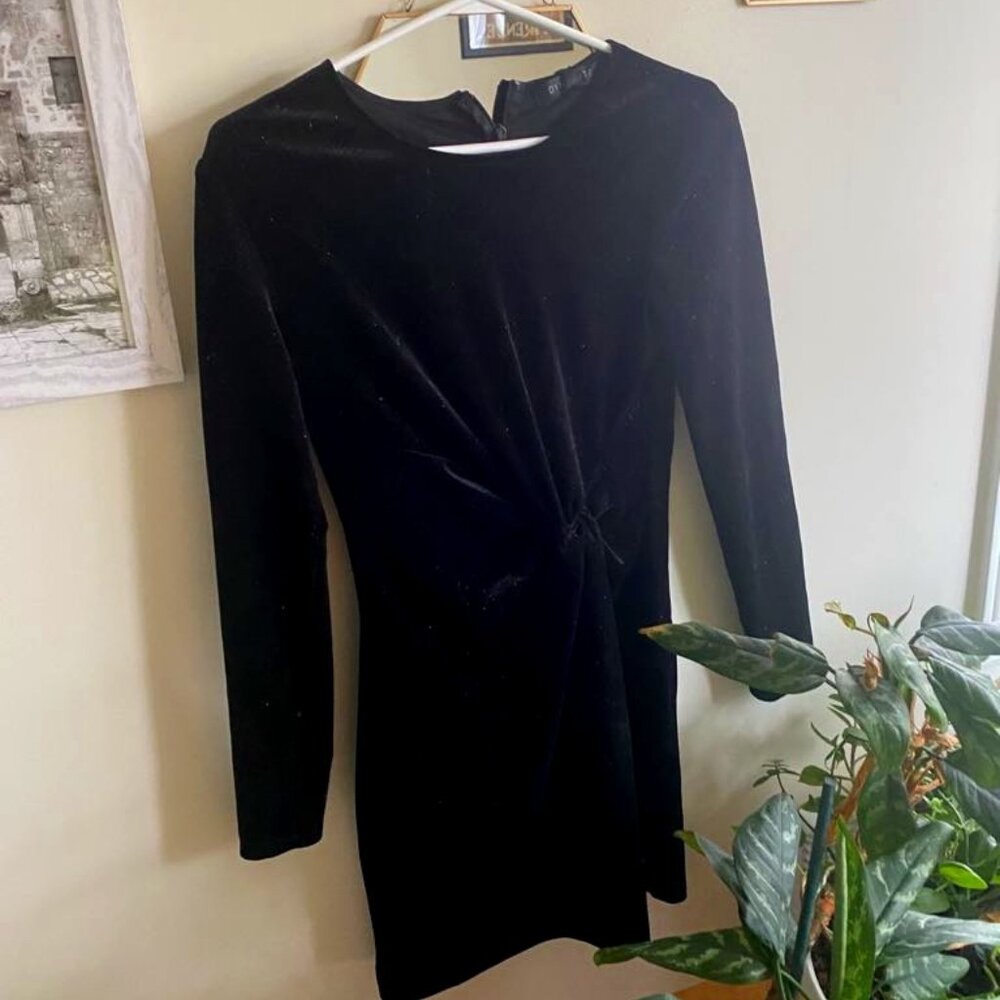 Sparkly classy black dress Dynamite